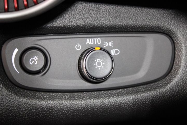 New 2026 Chevrolet Trax RS w/ Sunroof Package image 36