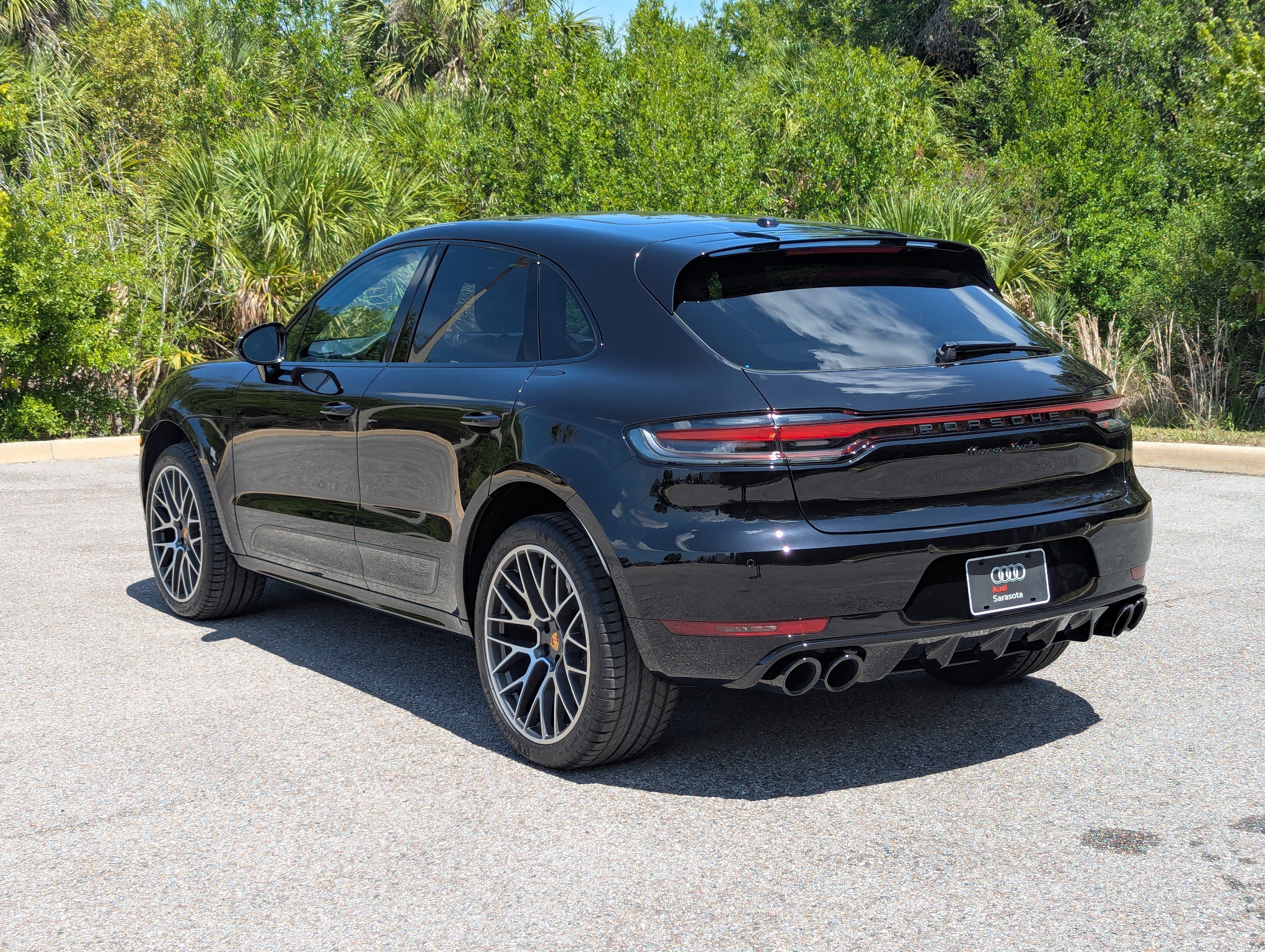 Used 2020 Porsche Macan Turbo AWD/4WD image 5