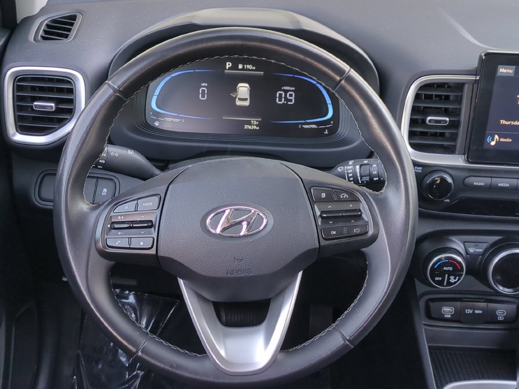 Certified 2025 Hyundai Venue SEL FWD image 24