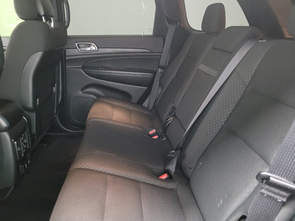 Used 2019 Jeep Grand Cherokee Laredo image 18