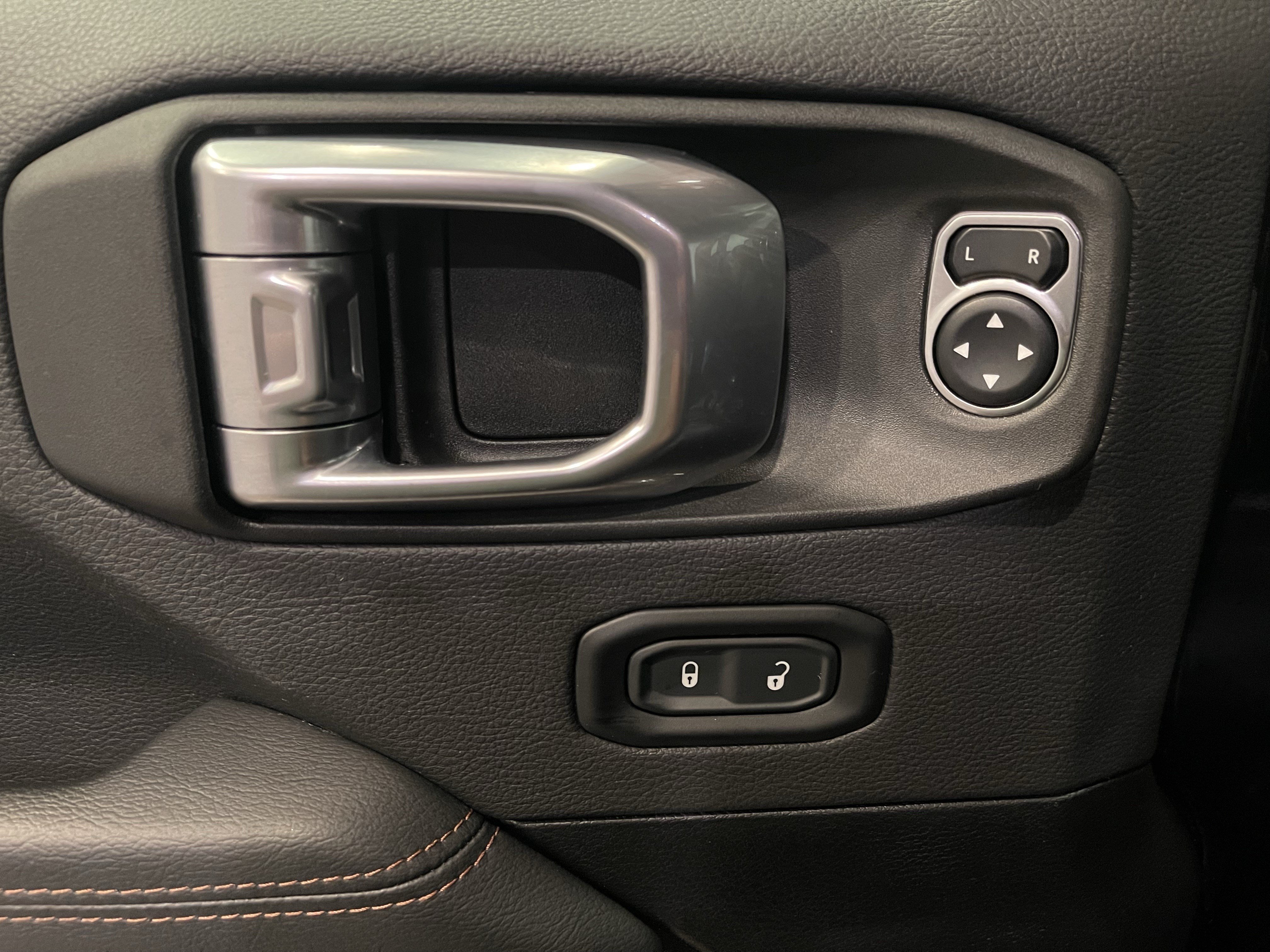 Used 2023 Jeep Wrangler Unlimited Rubicon 392 AWD/4WD image 11