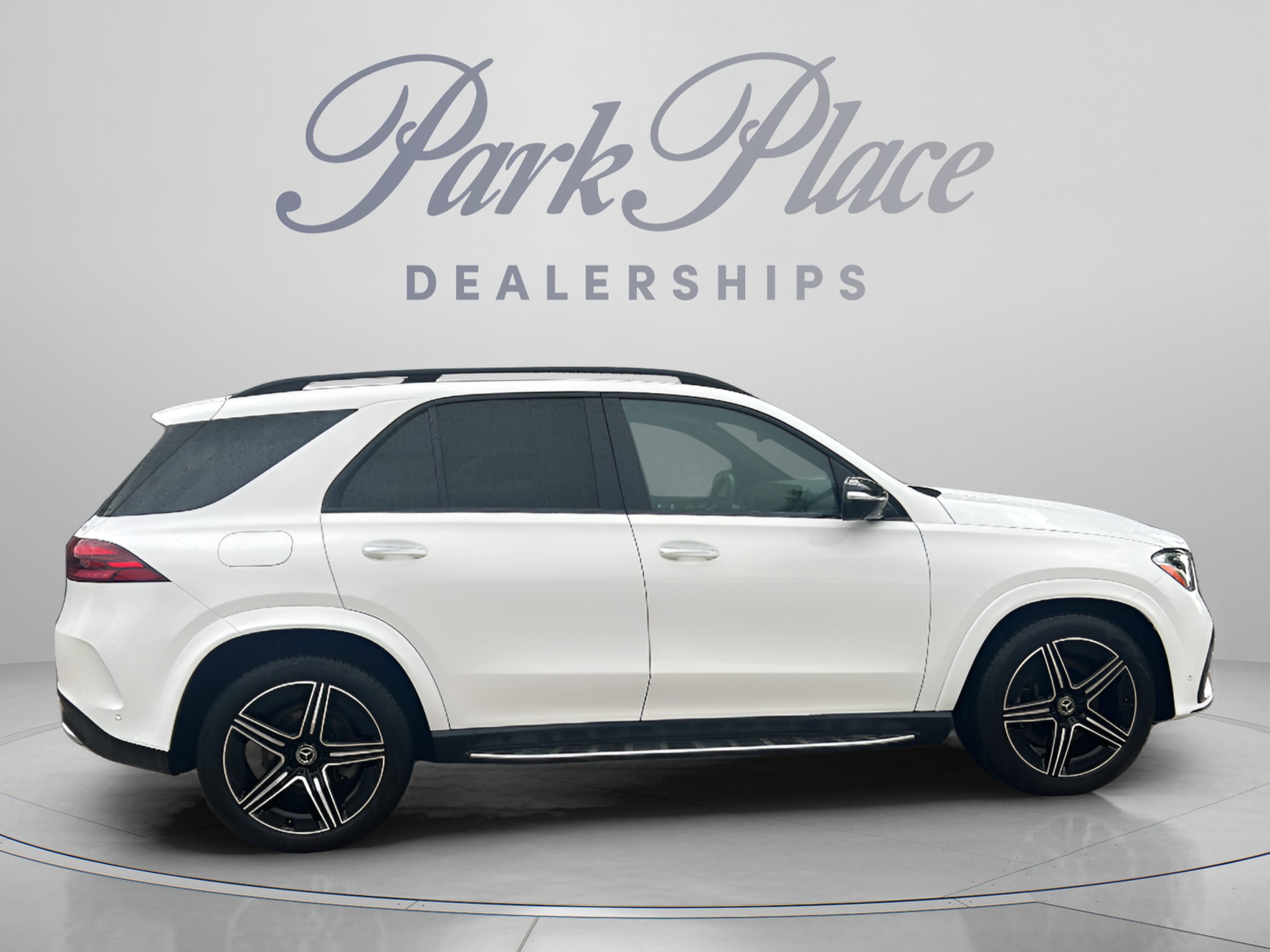 Used 2025 Mercedes-Benz GLE 450e 4MATIC image 6