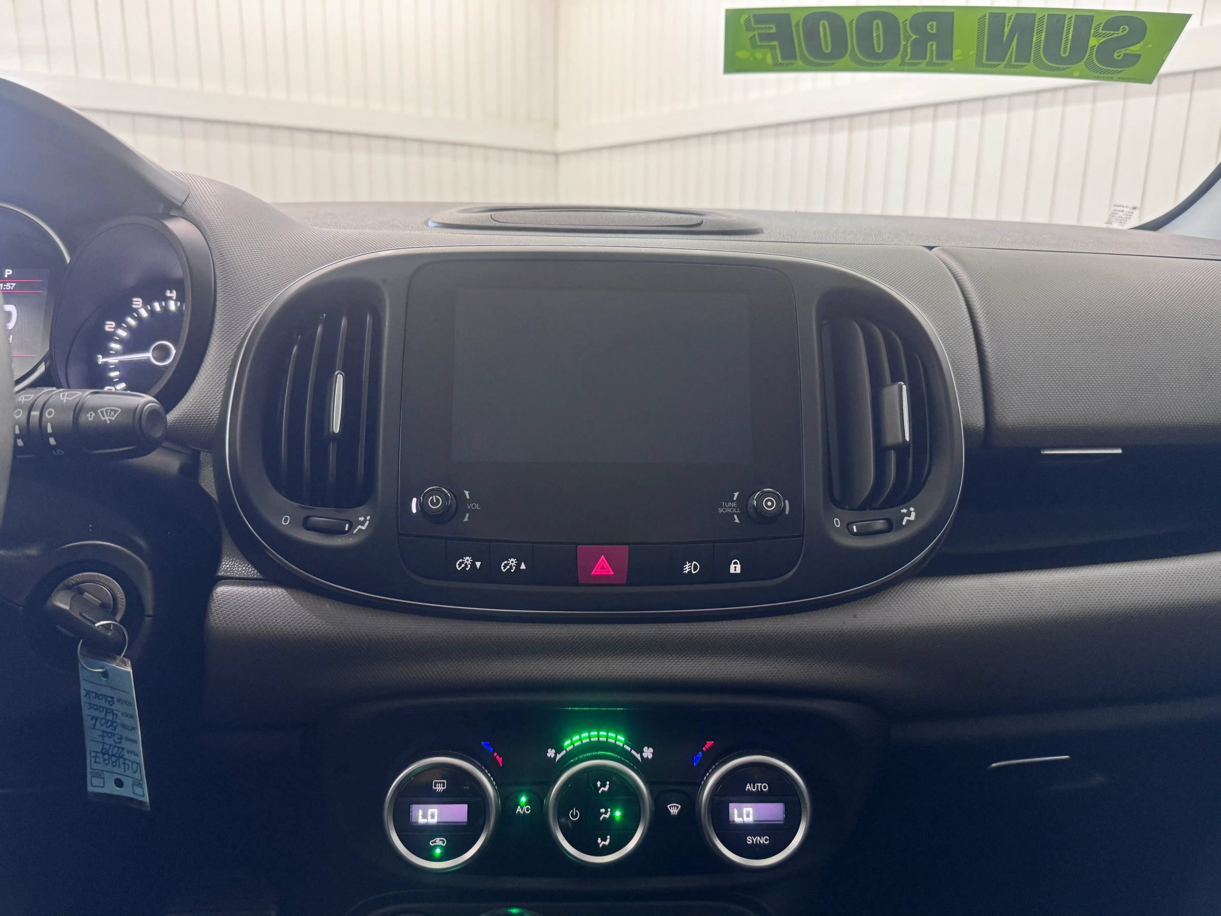 Used 2019 FIAT 500L Lounge w/ Graphite Edition FWD image 18