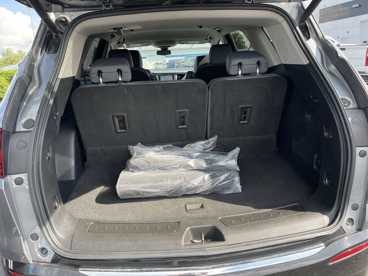 Used 2021 Buick Enclave Premium w/ Surround and Sites Package AWD/4WD image 25