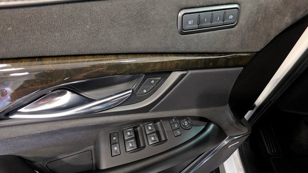Used 2019 Cadillac Escalade Platinum AWD/4WD image 24