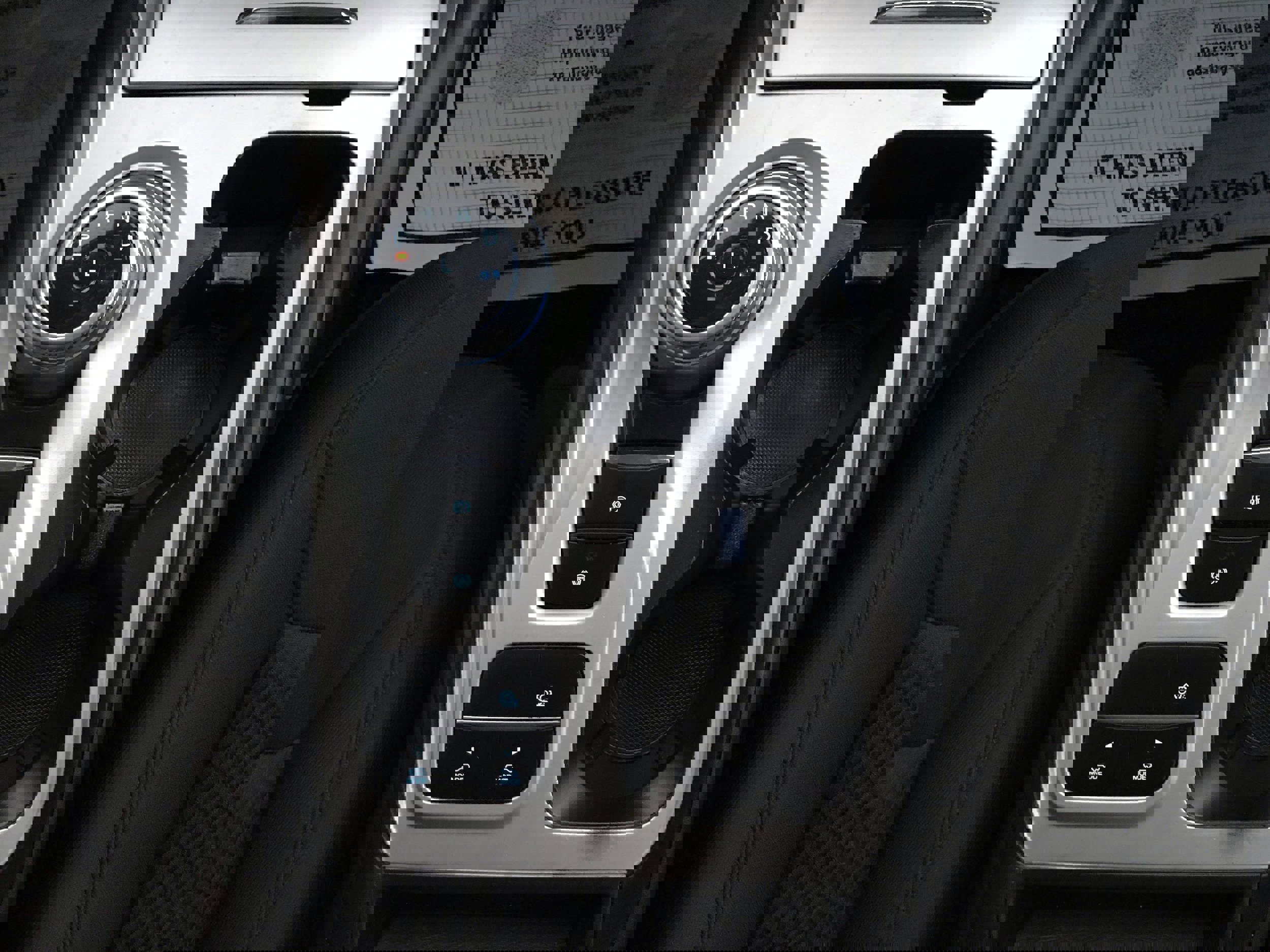 Used 2022 Ford Explorer XLT image 28