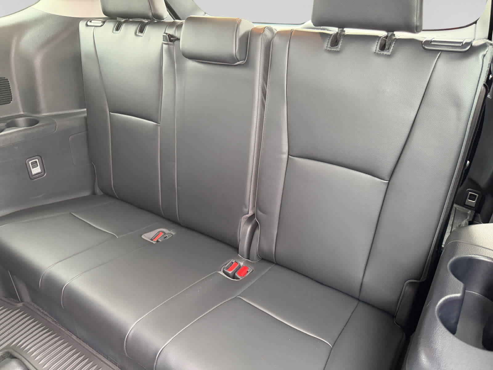 Used 2023 Toyota Highlander XLE FWD image 21