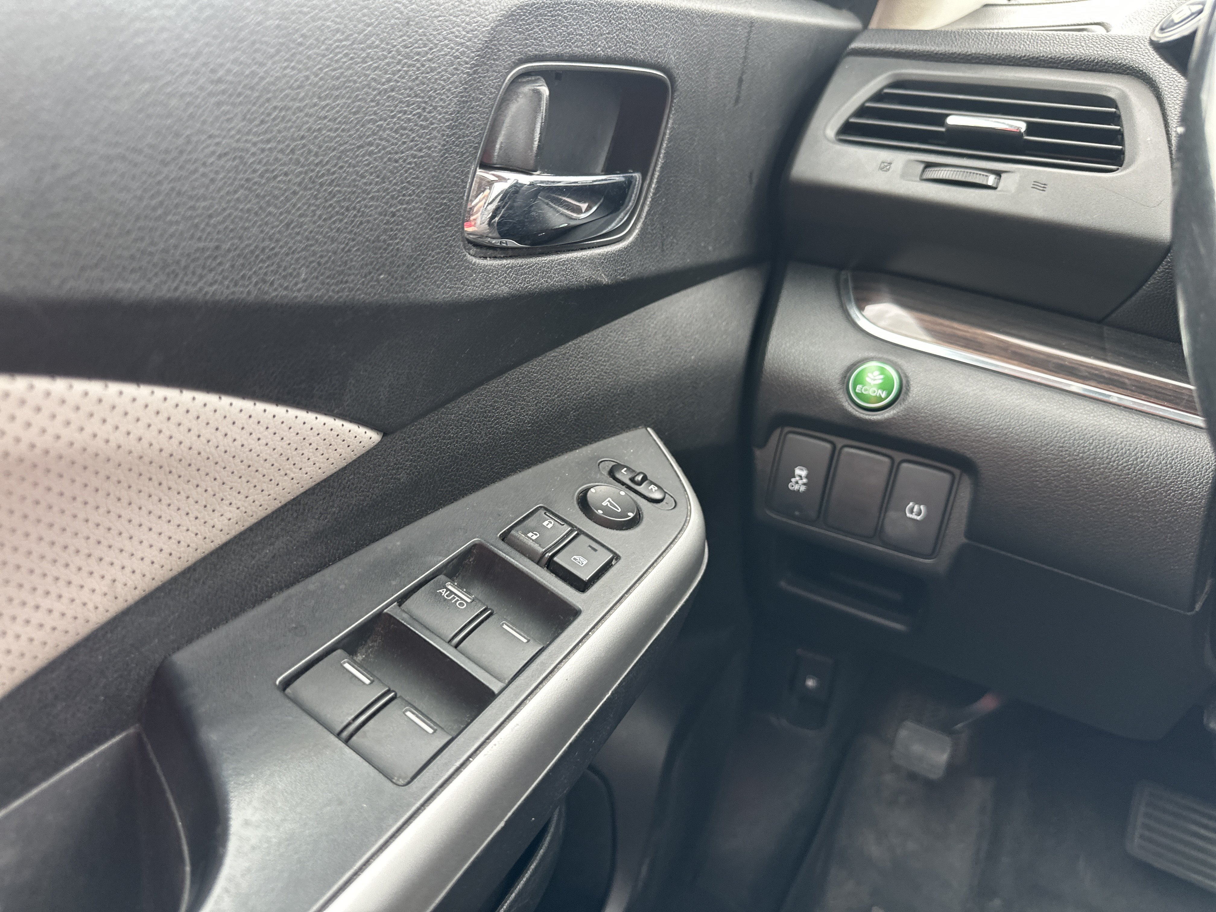 Used 2015 Honda CR-V EX-L image 25
