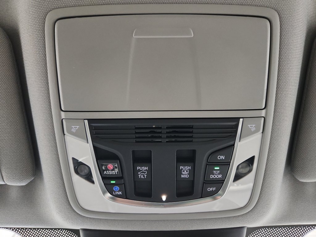 Used 2024 Acura MDX SH-AWD w/ Technology Package image 31