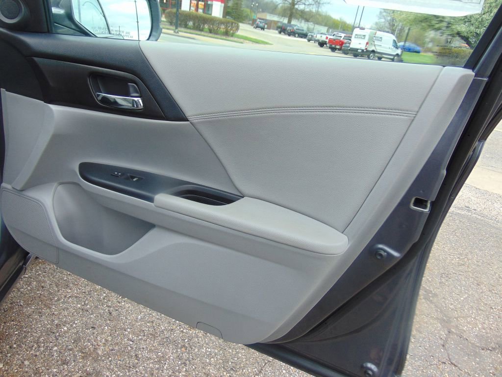 Used 2013 Honda Accord EX image 24