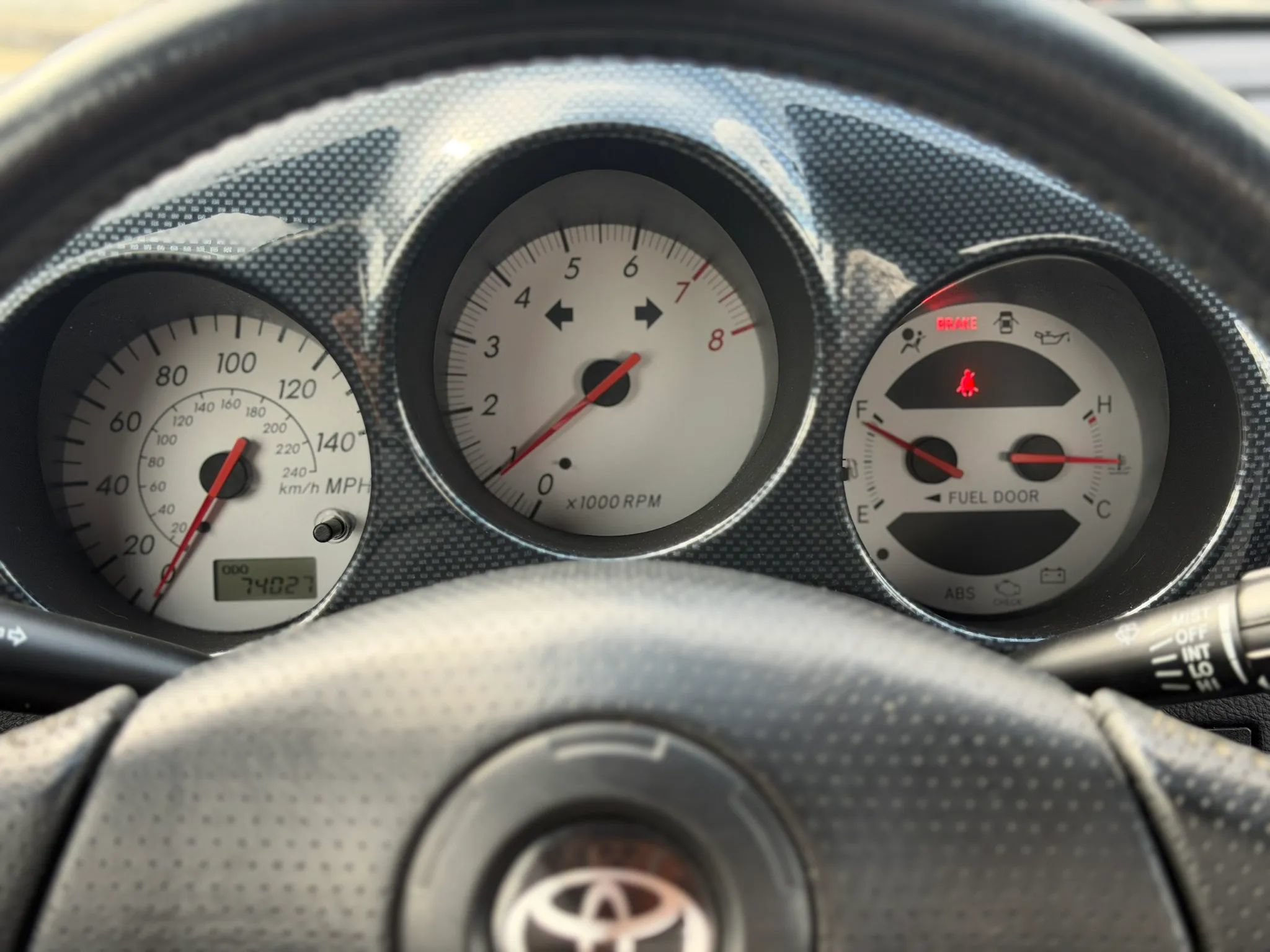 Used 2003 Toyota MR2 RWD image 18