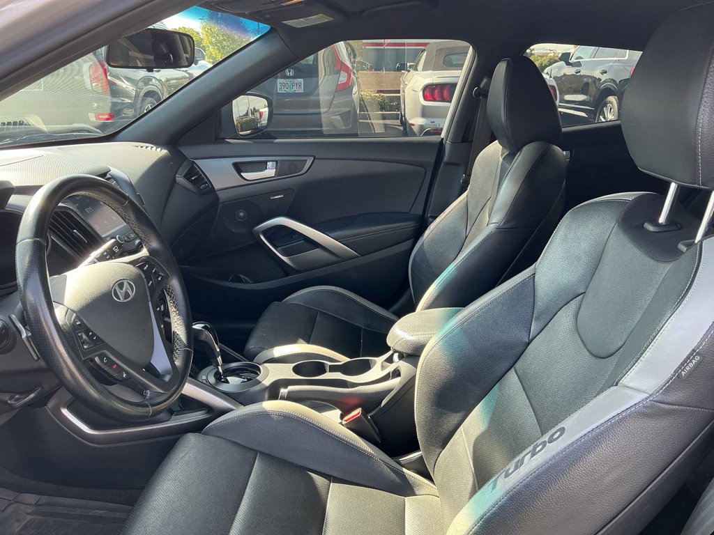 Used 2017 Hyundai Veloster Turbo FWD image 7