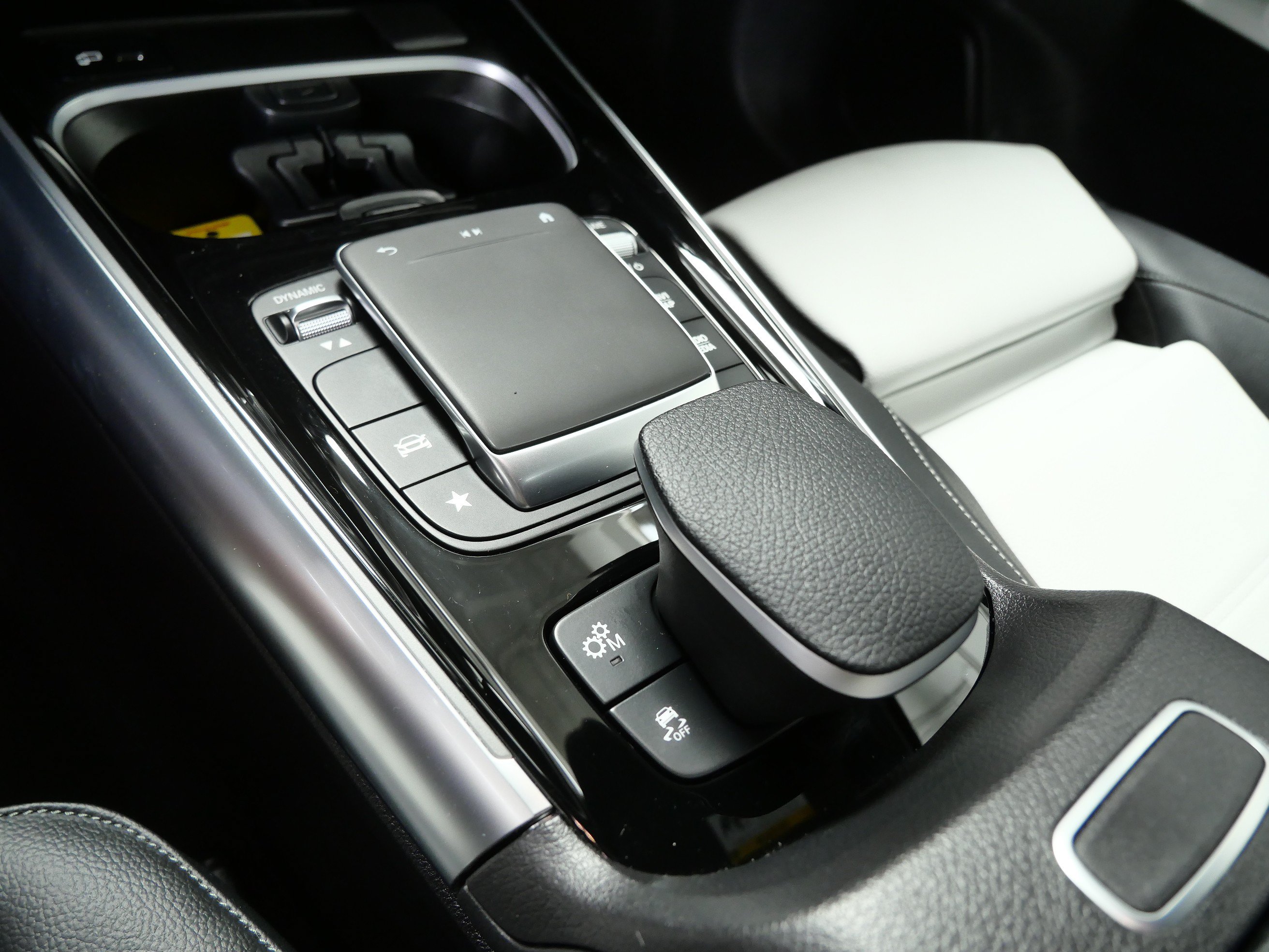 Certified 2023 Mercedes-Benz GLA 35 AMG 4MATIC image 22