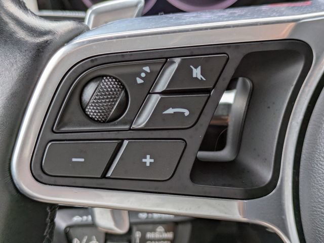 Used 2022 Porsche Cayenne AWD/4WD image 26
