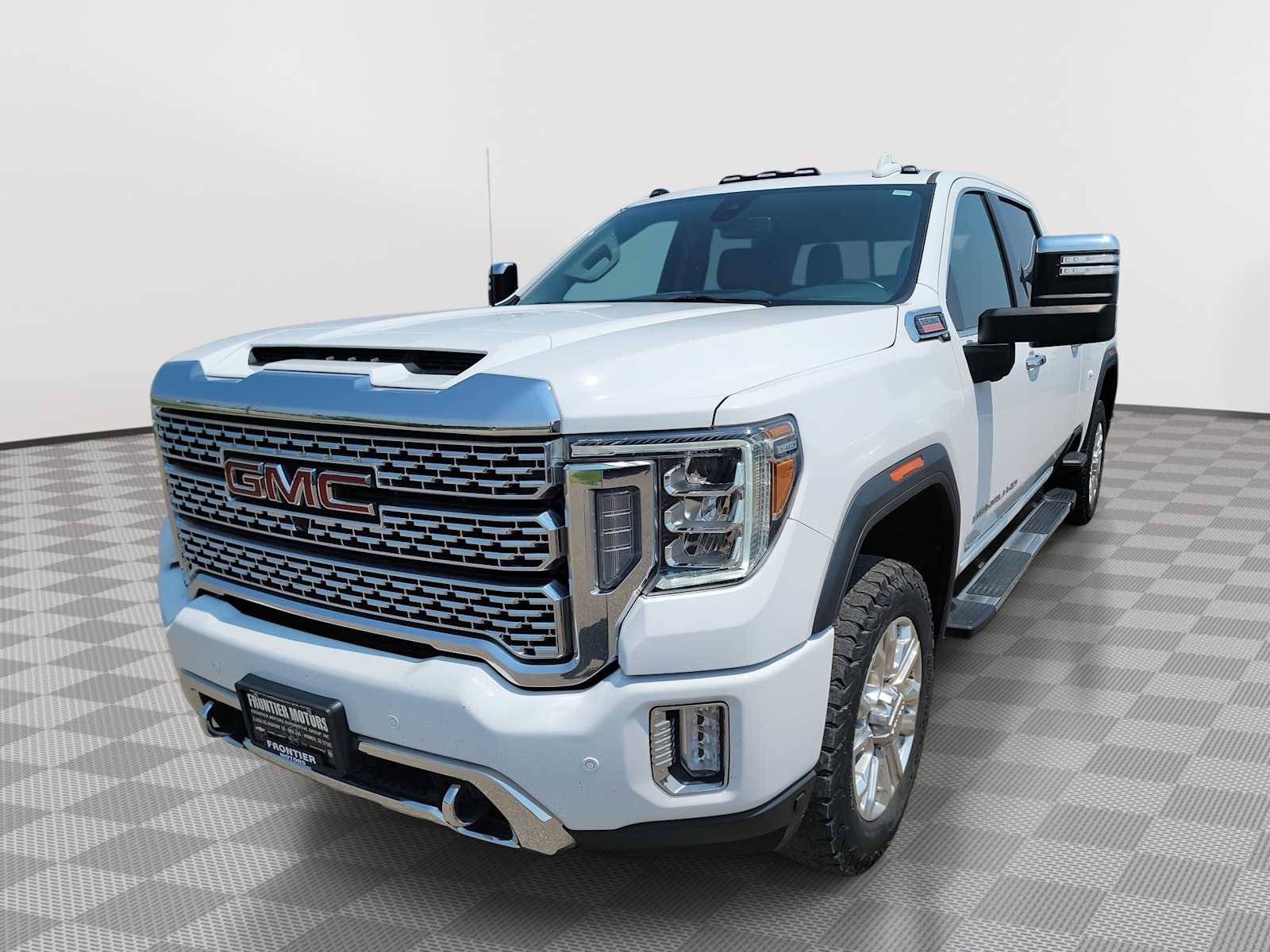 Used 2023 GMC Sierra 2500 Denali AWD/4WD image 1