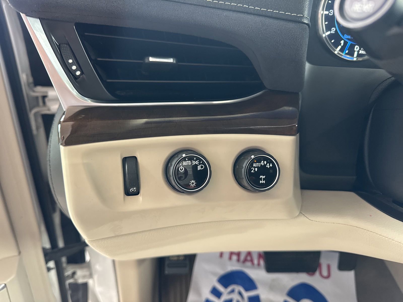 Used 2019 Cadillac Escalade Luxury AWD/4WD image 28