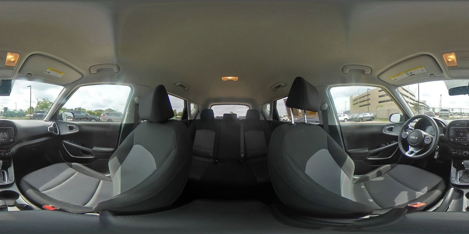 Used 2025 Kia Soul LX w/ LX Technology Package FWD image 40
