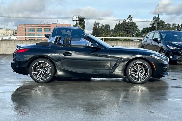 Used 2022 BMW Z4 sDrive30i w/ Driving Assistance Package image 2