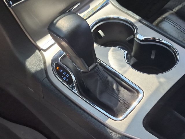 Used 2019 Jeep Grand Cherokee Altitude AWD/4WD image 14