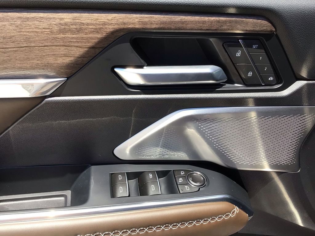 Used 2026 GMC Acadia Denali Ultimate w/ LPO, Floor Liner Package FWD image 24