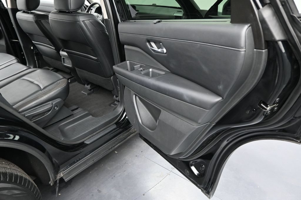 Used 2023 Nissan Pathfinder SL AWD/4WD image 10
