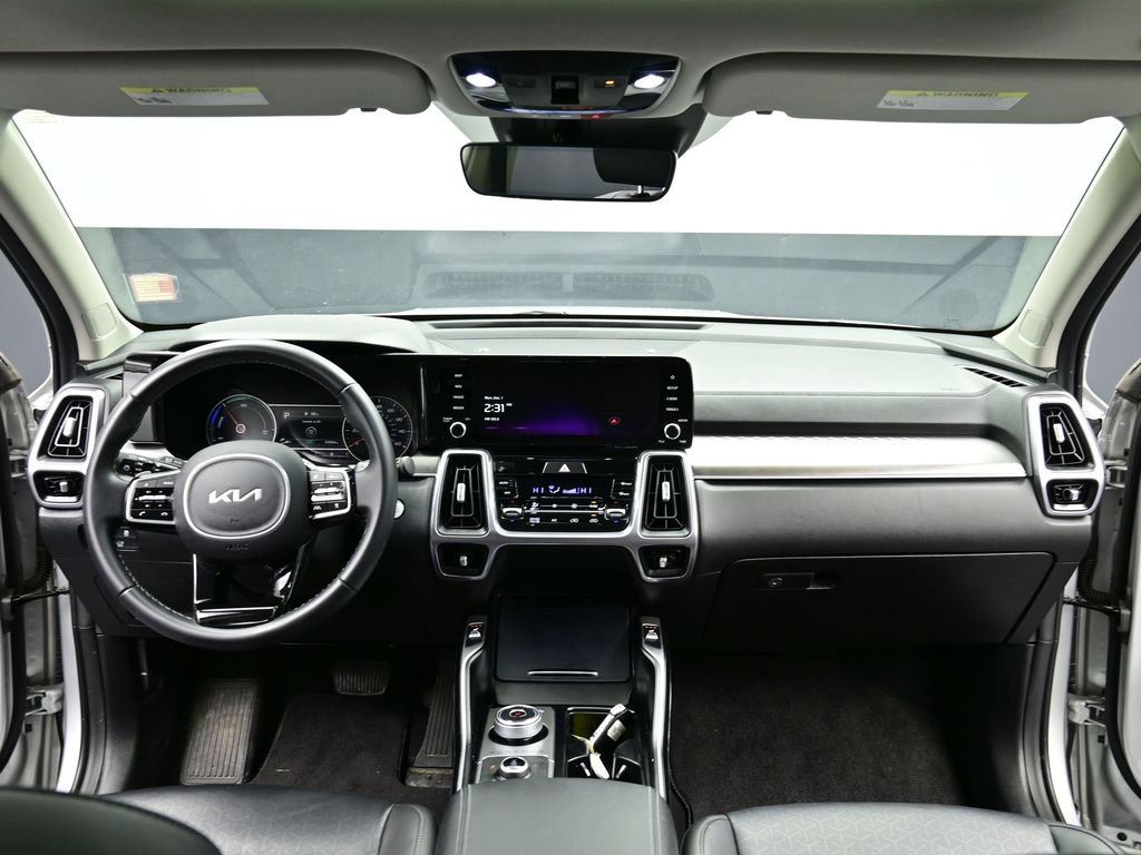 Used 2024 Kia Sorento EX w/ Panoramic Sunroof Package image 2