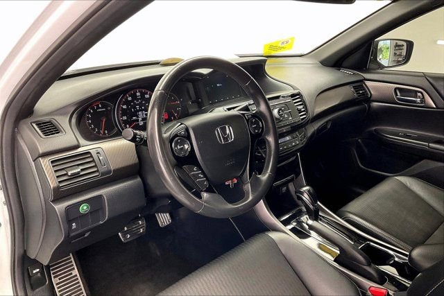 Used 2016 Honda Accord Sport image 14