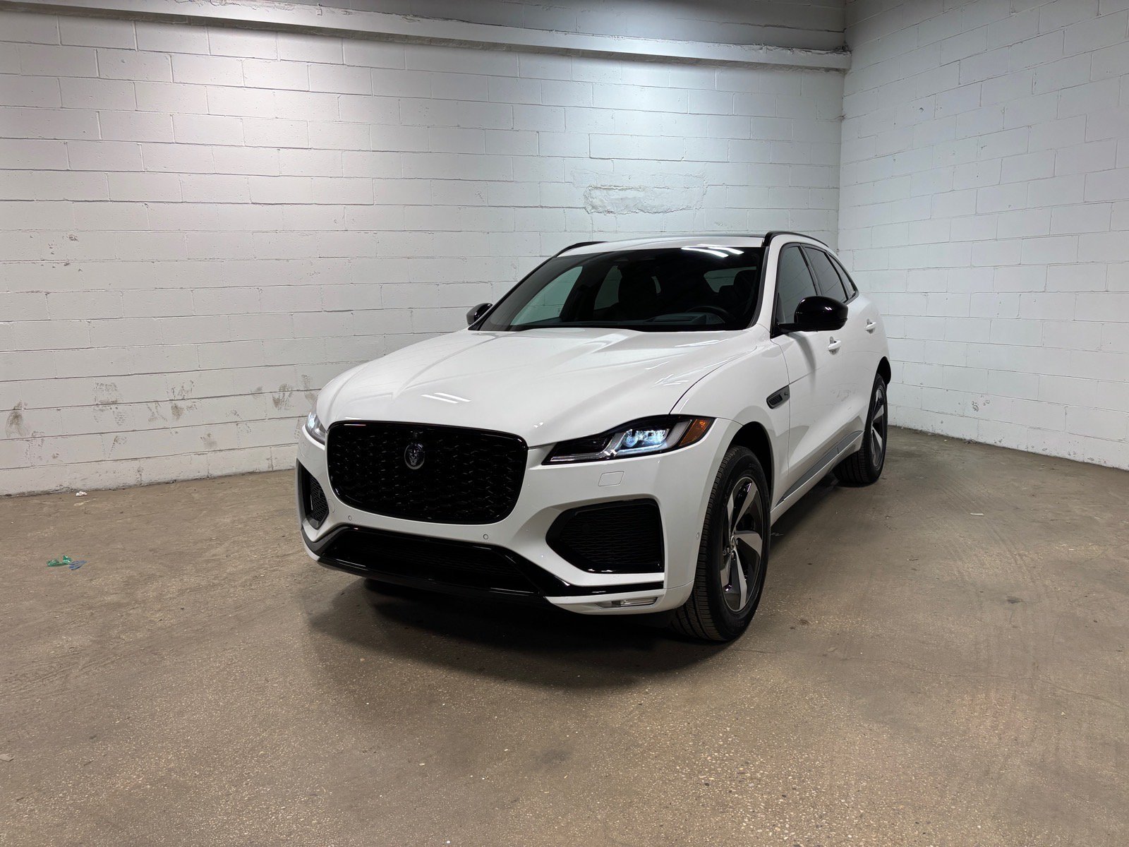New 2026 Jaguar F-PACE R-Dynamic S AWD/4WD image 2