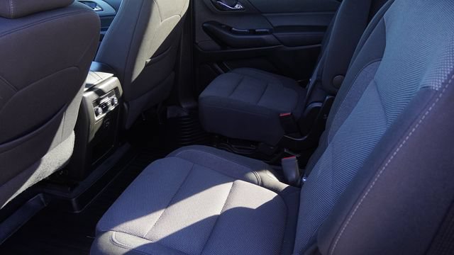 Used 2023 Chevrolet Traverse LT FWD image 15