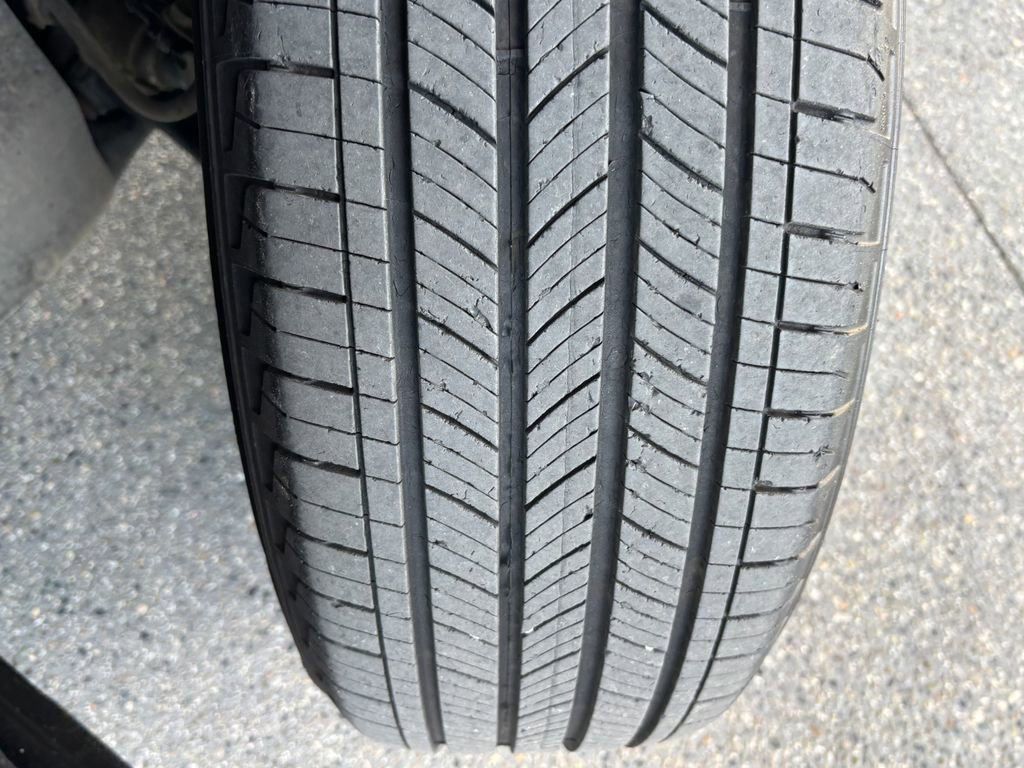 Used 2024 Toyota RAV4 LE image 31