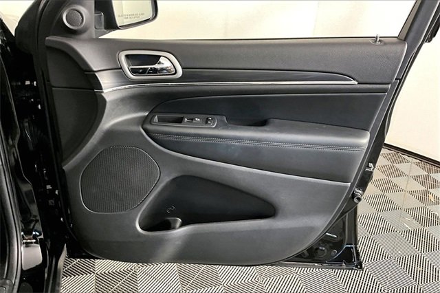 Used 2021 Jeep Grand Cherokee Limited w/ Premium Lighting Group image 28