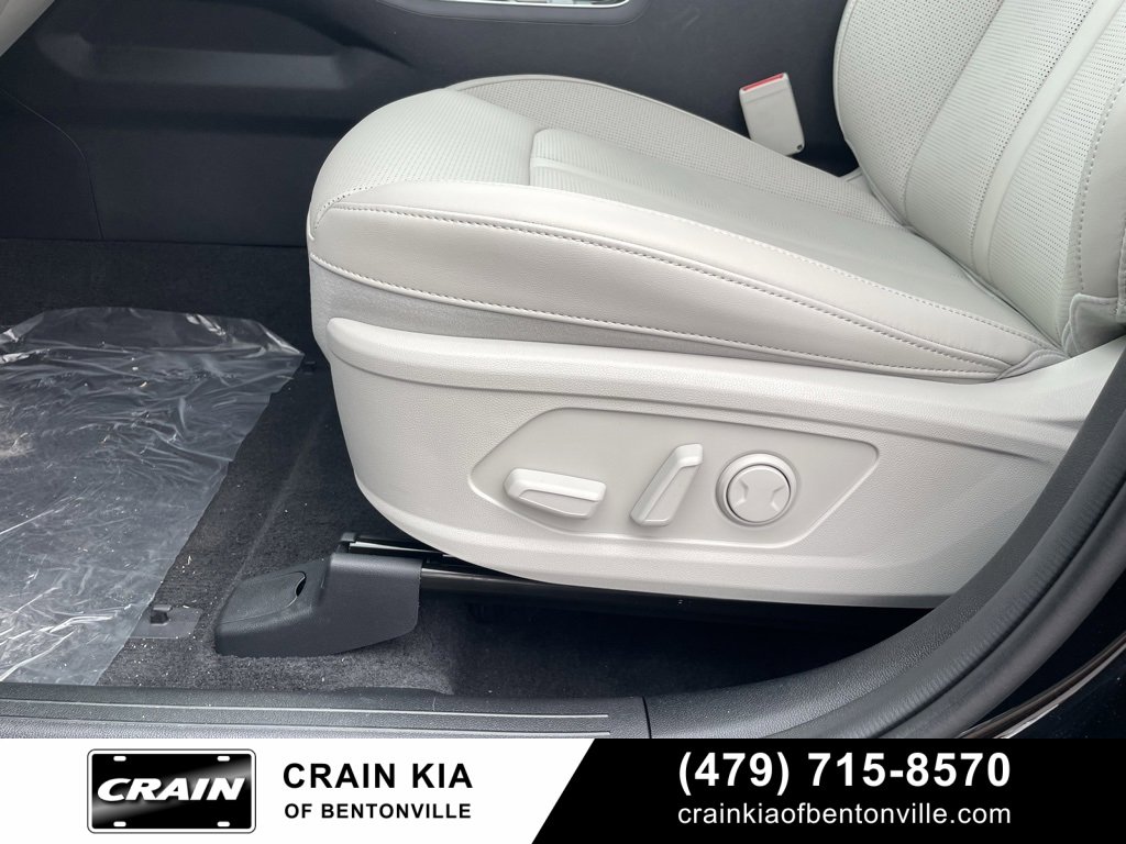 New 2025 Kia Sorento S image 23