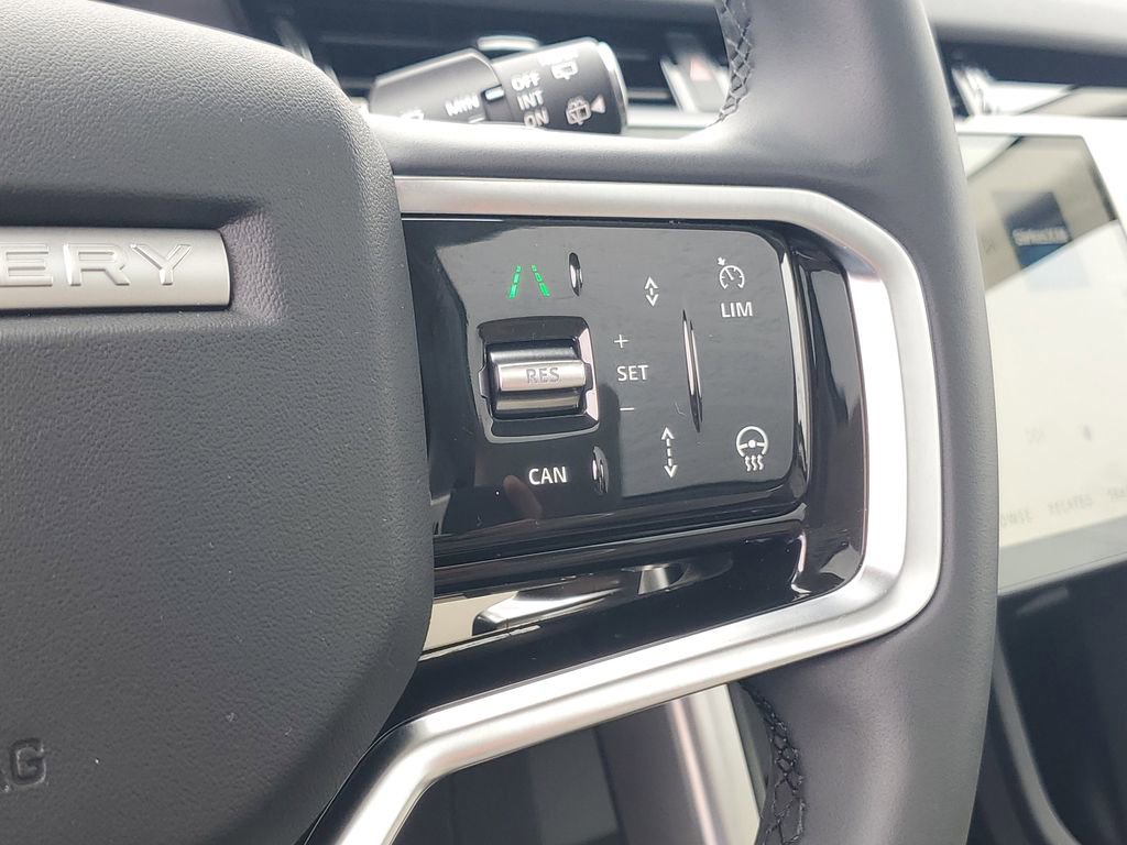 Used 2025 Land Rover Discovery Sport S image 20