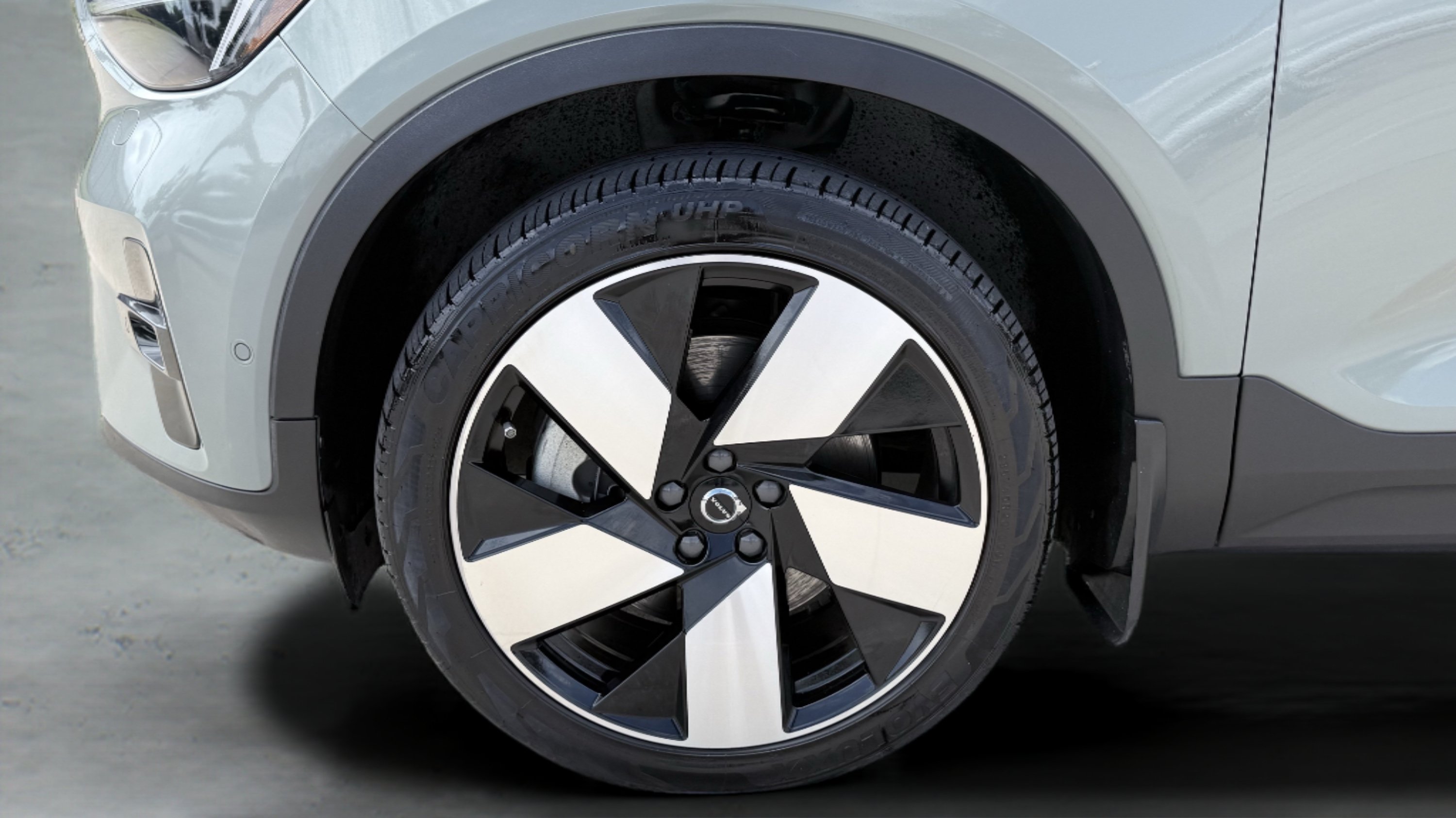 Used 2023 Volvo XC40 Recharge Ultimate AWD/4WD image 15