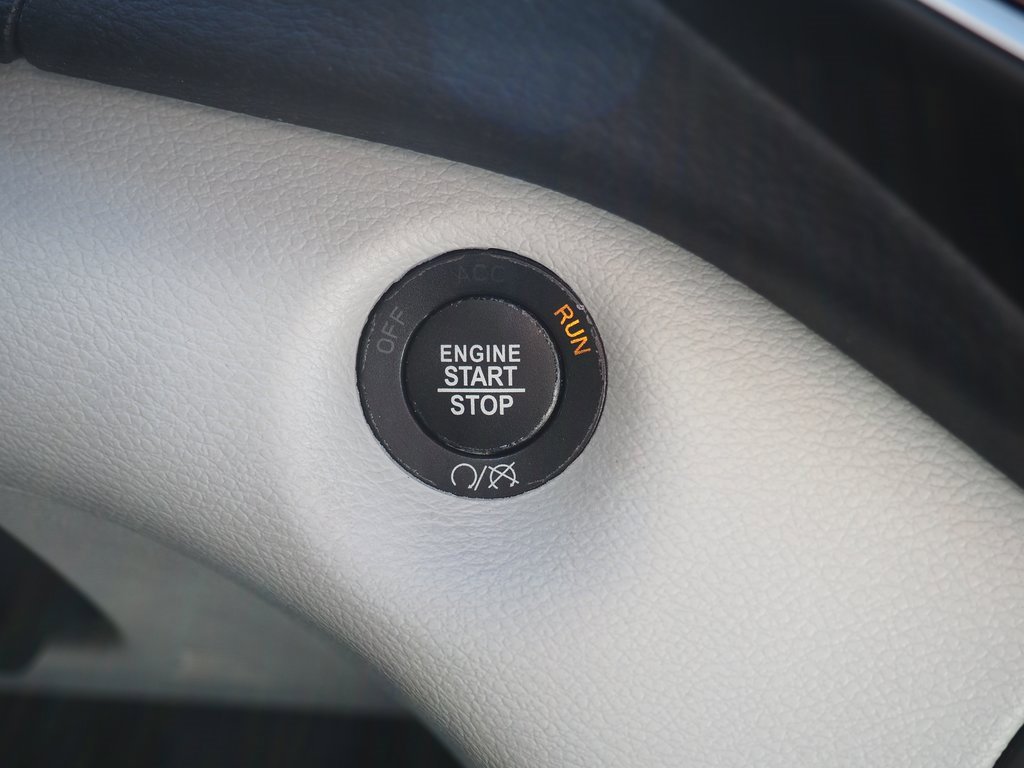 Used 2022 Jeep Cherokee Limited image 25