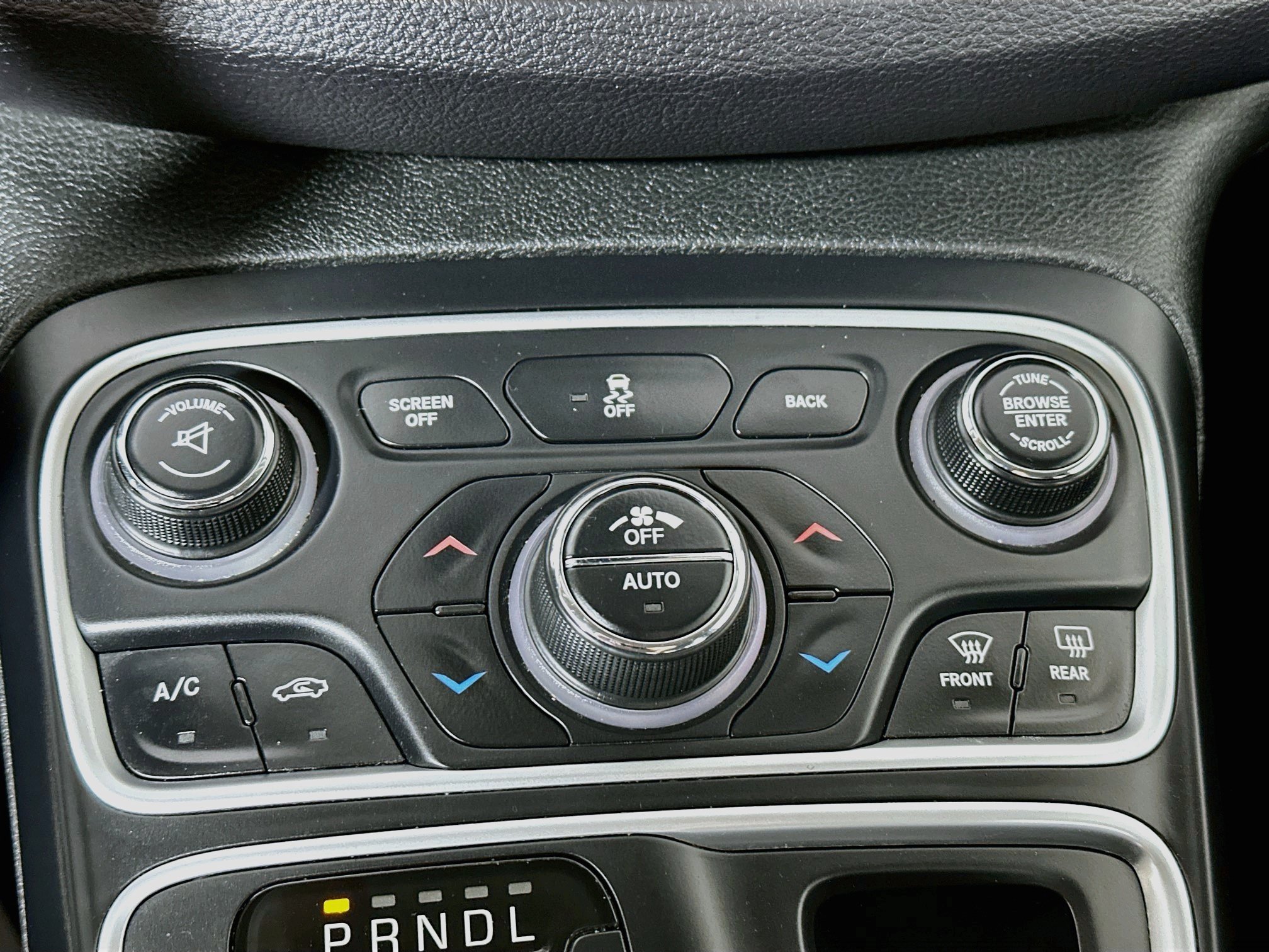 Used 2015 Chrysler 200 Limited w/ Convenience Group FWD image 15