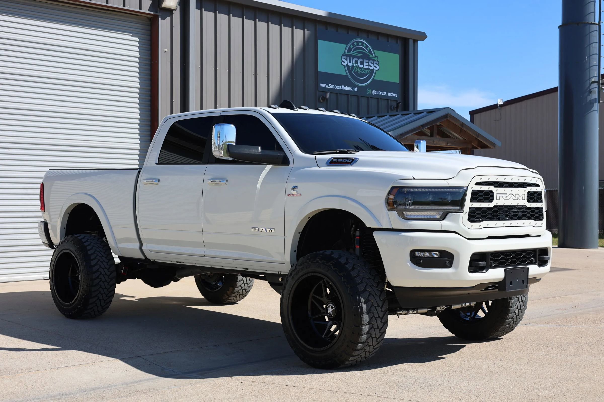 Used 2022 RAM 2500 Laramie image 1