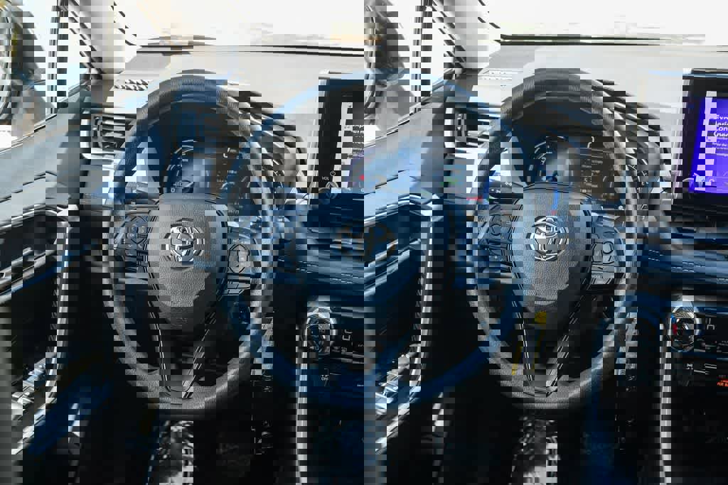 Used 2023 Toyota RAV4 LE image 12