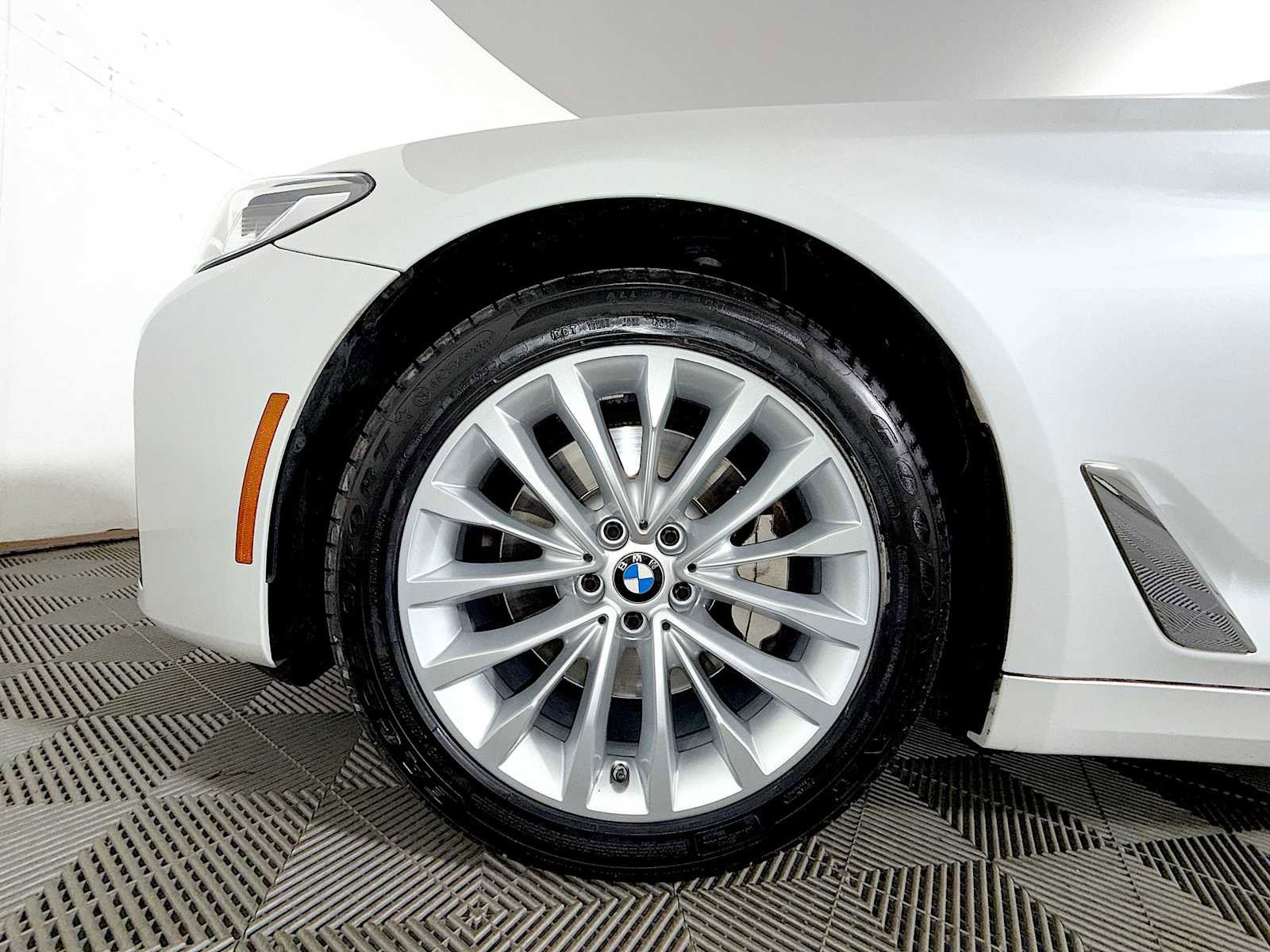 Certified 2023 BMW 530i xDrive w/ Premium Package image 8