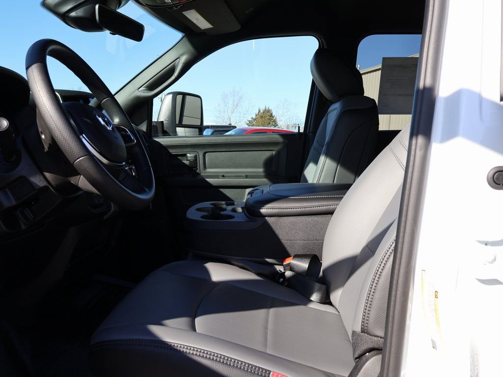 New 2026 RAM 5500 Tradesman AWD/4WD image 22
