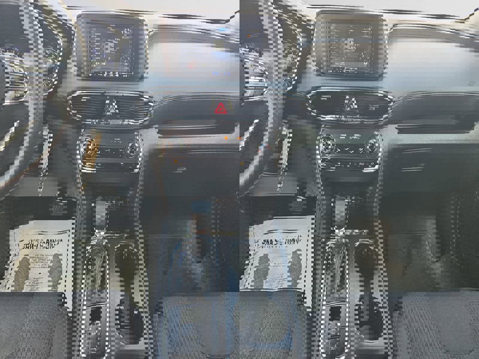 Used 2019 Hyundai Santa Fe SE image 11