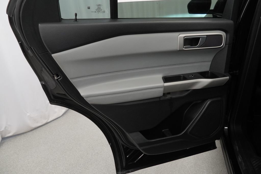 Used 2022 Ford Explorer XLT w/ Equipment Group 202A image 47