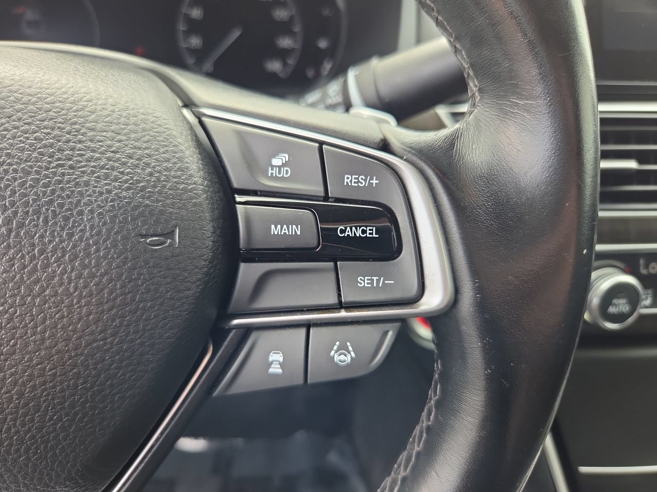 Used 2020 Honda Accord Touring image 28