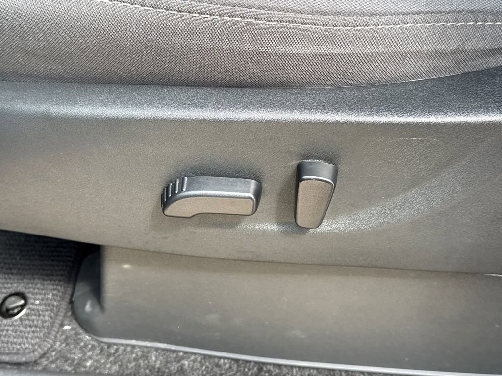 Used 2024 Nissan Frontier SV image 20