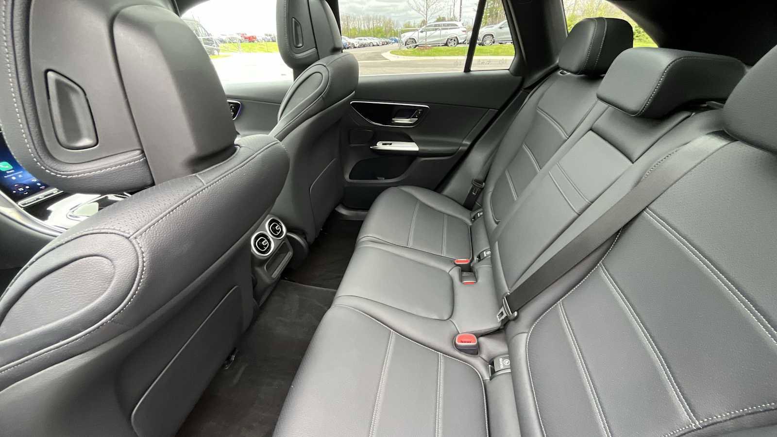 Used 2026 Mercedes-Benz GLC 300 4MATIC image 14