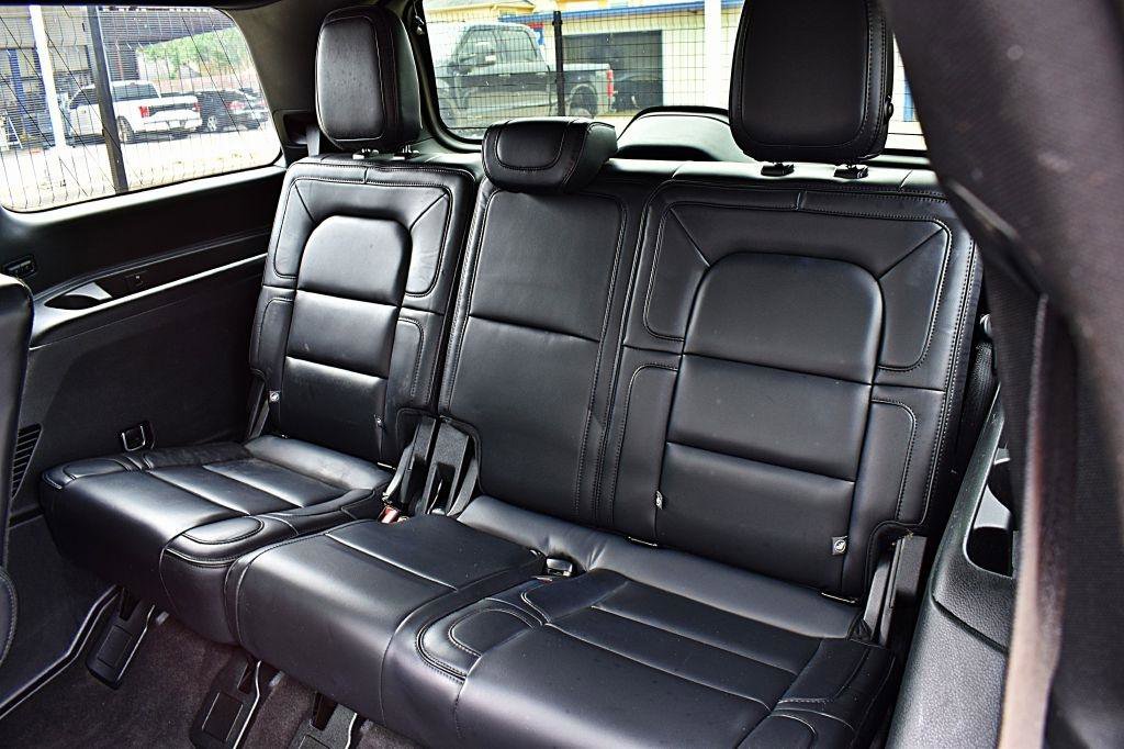 Used 2019 Lincoln Navigator Select w/ Technology Package AWD/4WD image 19