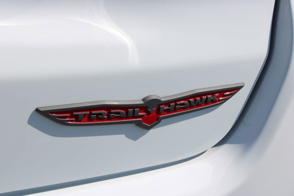 Used 2025 Jeep Compass Trailhawk image 14