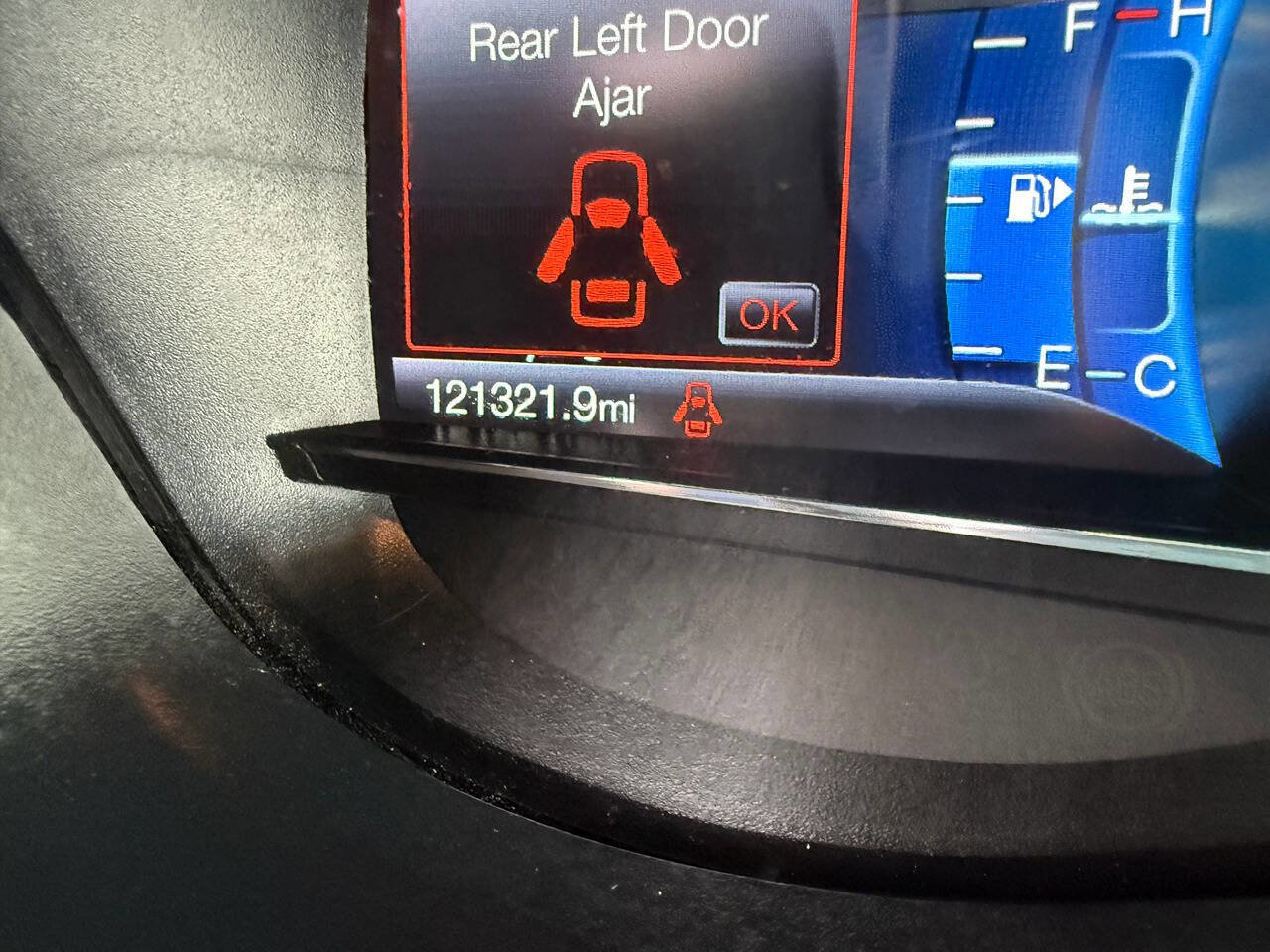 Used 2018 Ford Explorer XLT w/ Equipment Group 202A FWD image 14