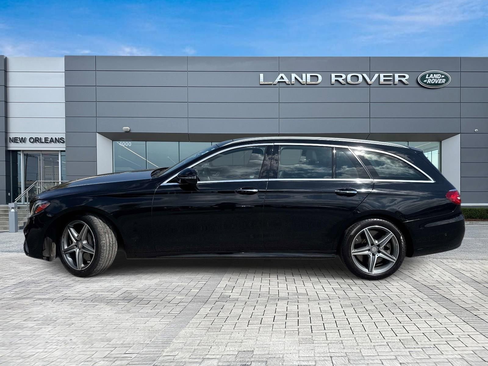 Used 2017 Mercedes-Benz E 400 4MATIC Wagon image 2