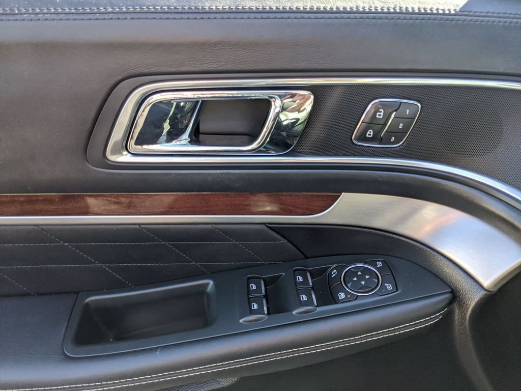 Certified 2018 Ford Explorer Platinum AWD/4WD image 18